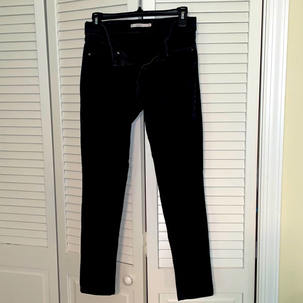 Levi’s 711 skinny jeans In black